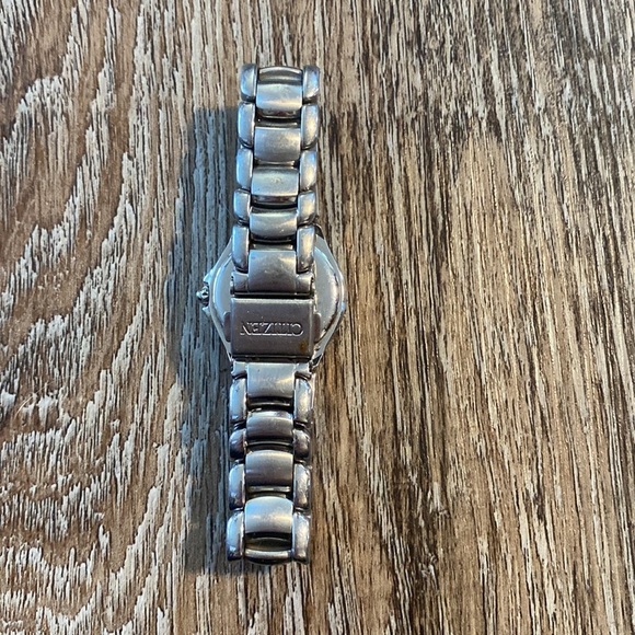 VINTAGE Citizen Watch - Picture 3 of 3